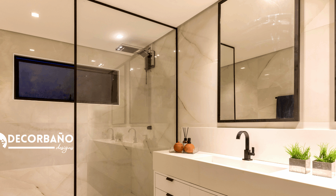 Cómo elegir mamparas minimalistas para baños pequeños